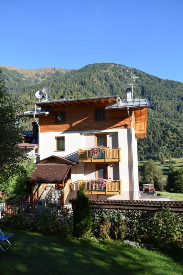 Appartamenti Penasa Renato Commezzadura Extérieur photo