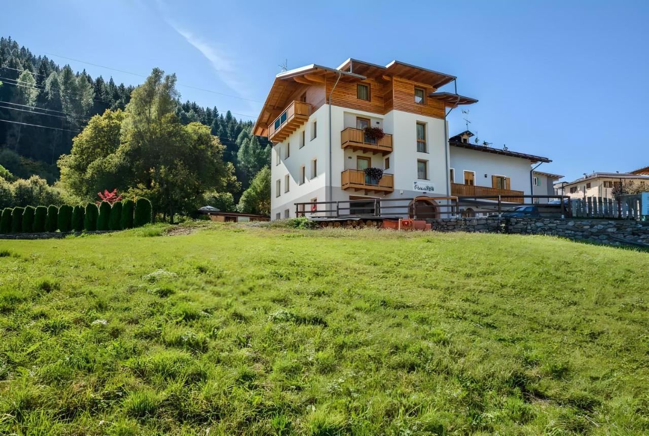 Appartamenti Penasa Renato Commezzadura Extérieur photo