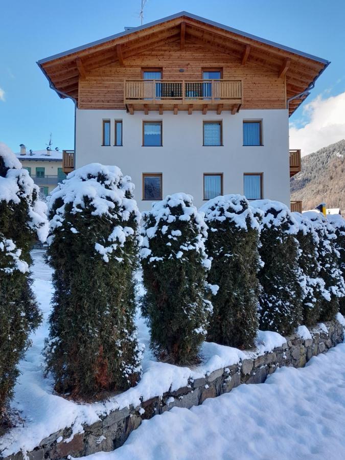 Appartamenti Penasa Renato Commezzadura Extérieur photo