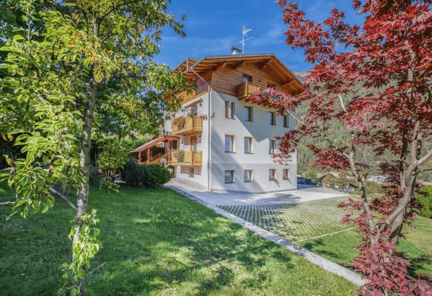 Appartamenti Penasa Renato Commezzadura Extérieur photo